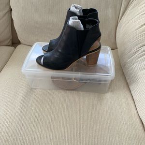 Mid heel leather upper booties
